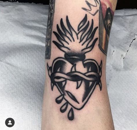 Traditional Tattoo Gap Fillers, Traditional Chest Tattoo, Small Traditional Tattoo, New Tattoo Styles, Traditional Tattoo Man, Traditional Heart Tattoos, Traditional Black Tattoo, Cuff Tattoo, Sacred Heart Tattoos