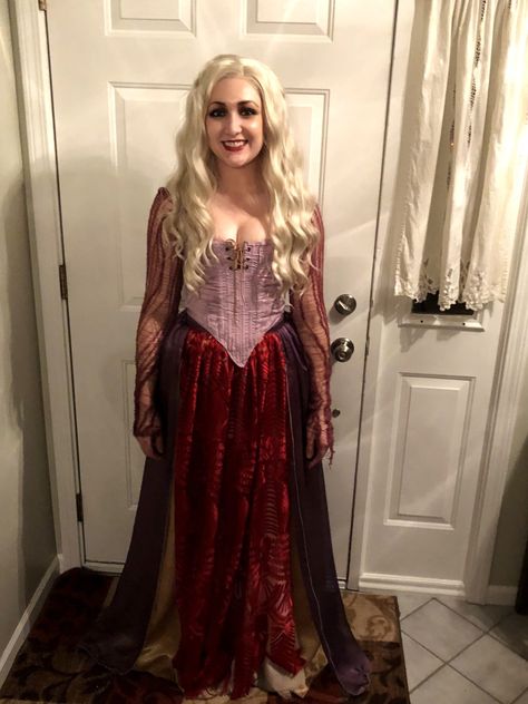 Making a Long Distance Witch - Threads Whimsical Costume, Sanderson Sisters Costumes, Hocus Pocus Halloween Costumes, Sarah Sanderson Costume, Hippie Fashion 70s, Nerd Costumes, Halloween Whimsical, Hocus Pocus Costume, Sister Costumes