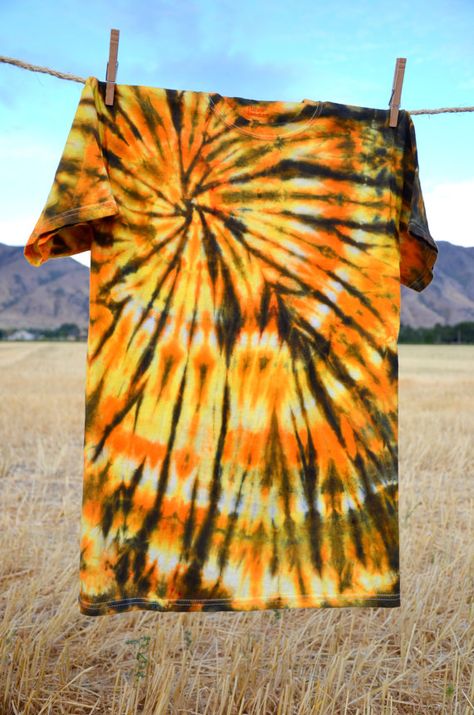 Tie Dye Halloween Autumn Orange and Black  Swirl Adult Shirt size S Bleach Pen Diy, Tie Dye Halloween, Fall Tie Dye, Campground Ideas, Halloween Block Party, Diy Tie Dye Designs, Spooky Spooky, Cheer Ideas, Tie Dye Crafts