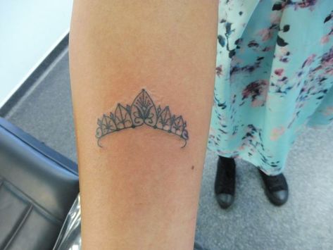 Tiara Tattoos For Women, Princess Tiara Tattoo, Princess Crown Tattoo, Princess Crown Tattoos, Small Tiara, Tiara Tattoo, Tattoo Memes, Matching Tats, Princess Tattoo