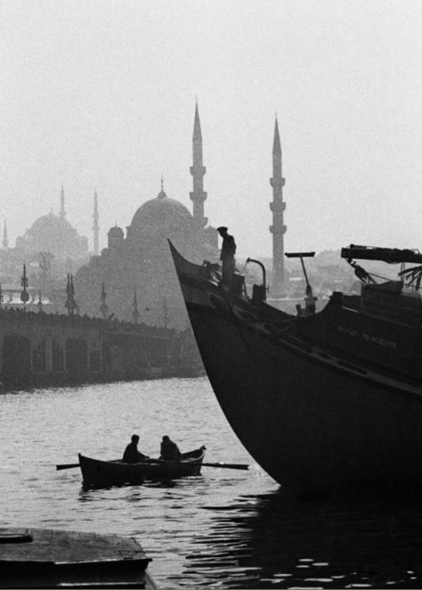 Istanbul. Byzantine Architecture, Andre Kertesz, Hagia Sophia, Piet Mondrian, Magnum Photos, Bhutan, Istanbul Turkey, Mongolia, Macedonia