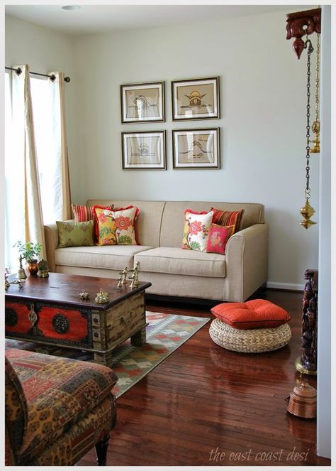 Indian Interior Design Living Room Decor Indian Style, Indian Style Living Room, Interior Design Country, Indian Interior Design, Living Room Decor Indian, Indian Living Room, Furnitur Ruang Keluarga, Indian Bedroom, Cozy Homes