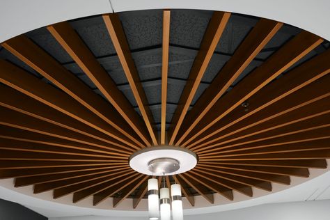 METALWORKS Blades Classics Best False Ceiling Designs, Coffered Ceiling Design, Baffle Ceiling, Gypsum Design, Plaster Ceiling Design, Waiting Room Design, Gypsum Ceiling Design, Ceiling Solutions, Simple Ceiling Design