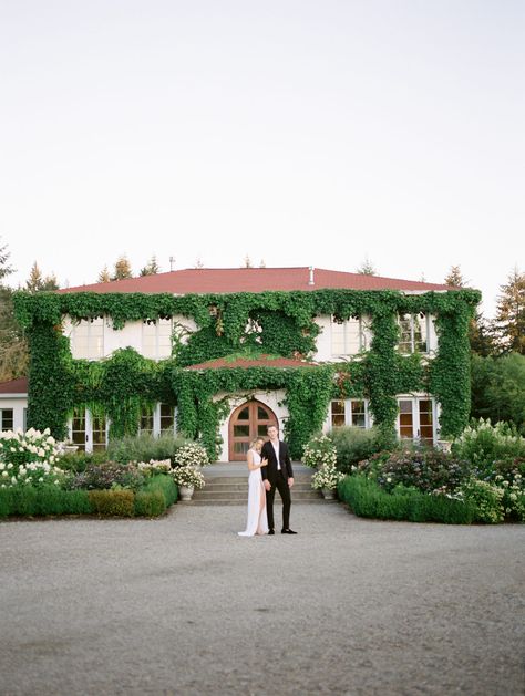 Tuscan Vibes at Monet Vineyards | Oregon Wedding Photographer – Lianna Marie Blog Monet Vineyards, Oregon Vineyards, Custom Bridal Dress, Olive Avenue, Olive Avenue Jewelry, A Leap Of Faith, Wedding Venue Decorations, Venue Decor, Romantic Bride