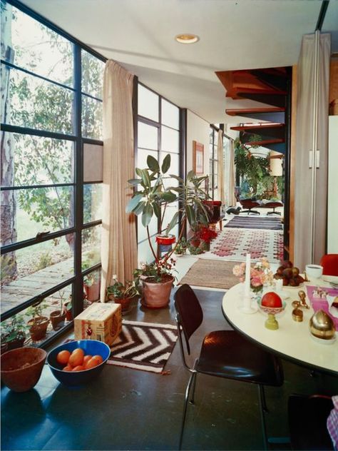 The Materials of the Eames House | Eames Foundation 60s Interior, Eames House, Case Study Houses, Decor 2024, Casa Vintage, Modern Vintage Decor, Charles & Ray Eames, Ray Eames, Design Del Prodotto