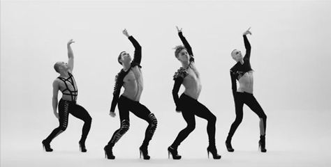 Kazaky Vogue Poses, Eminem Memes, Paris Is Burning, High Fashion Poses, Gay Outfit, Men In Heels, Dancers Outfit, Male Dancer, Androgynous Fashion