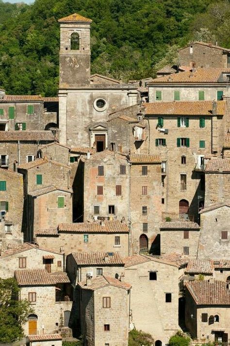 San Rocco, Italy Landscape, Camping Holiday, Italian Architecture, Places In Italy, Building Art, Emilia Romagna, Medieval Town, Rooftops