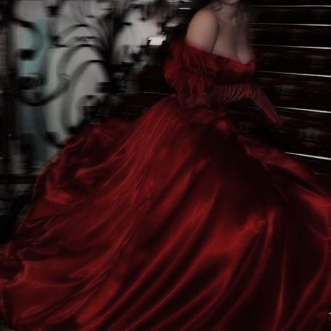 Ballgown Aesthetic, Masquerade Aesthetic, Gown Aesthetic, Maroon Aesthetic, Lizzie Hearts, Red Ball Gown, Red Princess, Mode Kylie Jenner, Quince Decorations