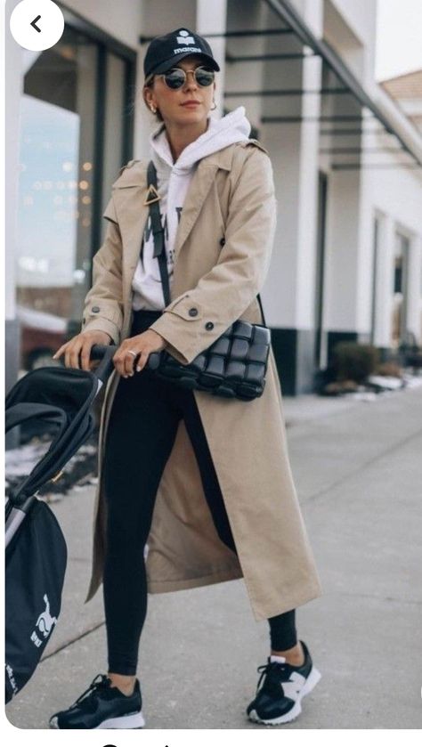 Trench Coat Sport Outfit, Weekend Rainy Day Outfit Casual, Women’s Rainy Day Outfits, Trench Coat Airport Outfit, Airport Look Winter, Casual Trench Coat Outfit, Nb 327, Look Boho Chic, Trench Coat Outfit