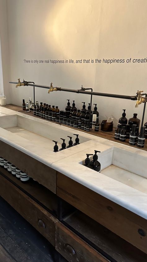 Aesop Retail Design, Soap Store Interior, Aesop Aesthetic Store, Aesop Store Design, Aesop Aesthetic, Aesop Shop, Aesop Skincare, Aesop Store, Apothecary Design