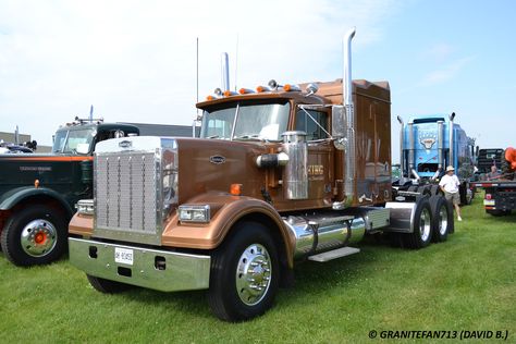 Autocar Sleeper Tractor | Trucks, Buses, & Trains by granitefan713 | Flickr Peterbilt, Auto Car, Semi Trucks, Buses, Tractor, Trucks, Google Search, Vehicles