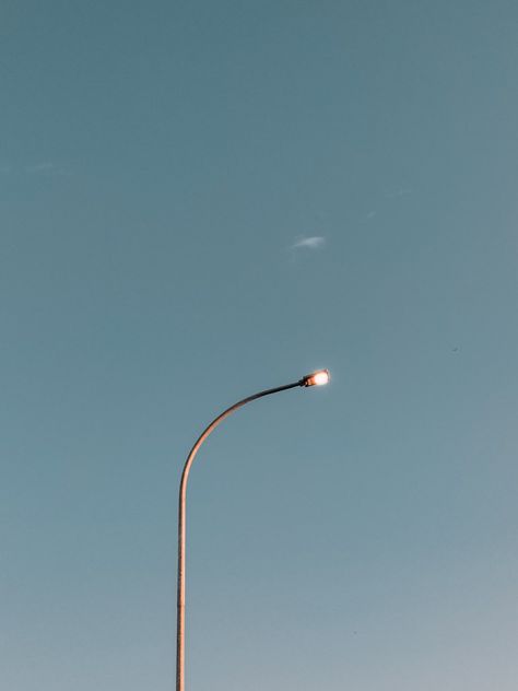 #lampujalan #lampu #jalan #wallpapersimple #simple #wallpaper #aesthetic #estetik #kota Lampu Aestethic, Simple Wallpaper Aesthetic, Background Song, Inspirational Instagram Quotes, Simple Wallpaper, Aesthetic Dark, Good Thoughts Quotes, New Wall, Instagram Quotes