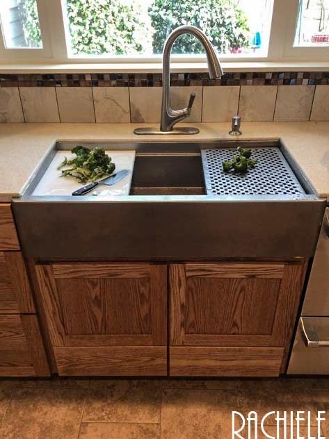 Stainless Steel Farmhouse Sink, Valley House, Farmhouse Sink Faucet, Kitchen Farm, Kitchen Sink Design, Ranch Decor, Stainless Steel Sink, Popular Kitchens, Farmhouse Ideas