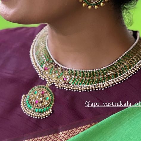 APR  Vastrakala on Instagram: "Temple jewelry kind of stones can be used to make your blouse into a piece of art. @apr_vastrakala_official #signaturedesign" Apr Vastrakala, Temple Jewelry, Embroidery Works, Maggam Work, Embroidery Blouse Designs, Piece Of Art, Embroidery Blouse, Temple Jewellery, May 31