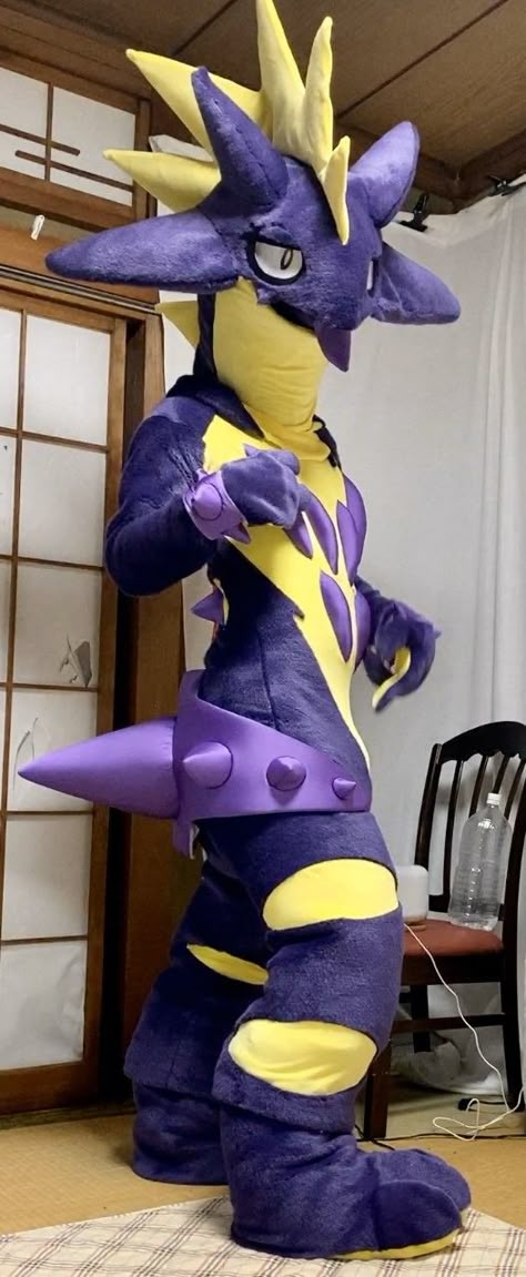 Dinosaur Fursuit, Pokemon Fursuit, Dino Masks, Marvel Avengers Comics, Pokemon Costumes, Cute Fursuits, Fursuit Ideas, Fur Suits, Cool Fursuits