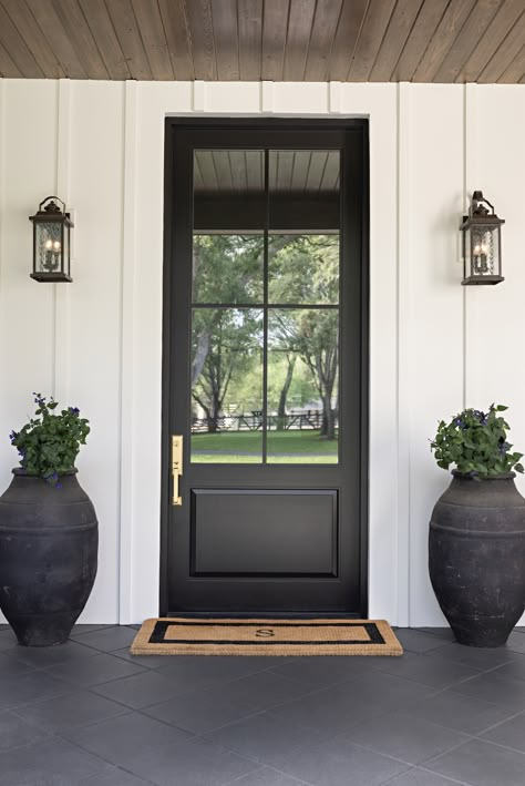 Midcentury Modern Front Door, Transitional Home Exterior, Cottage Home Exterior, Transitional Doors, Brick Homes, White Exterior Houses, Country Modern, Front Door Entrance, Front Steps