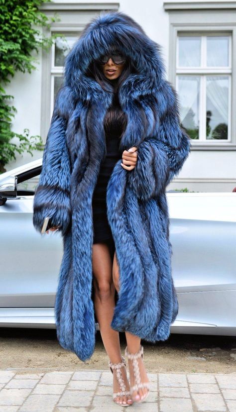 Fur Street Style, Fur Jean Jacket, Trench Coat Fall, Black Fur Coat, Long Fur Coat, Mink Jacket, Full Length Coat, Fairytale Fashion, Real Fur Coat