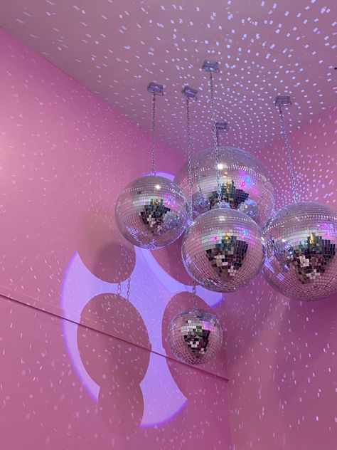 Pastel Disco Aesthetic, Pink Karaoke Aesthetic, Pink Confetti Aesthetic, Pretty Spotify Playlist Covers, Pink Disco Pool Party, Pink Aesthetic Playlist Covers, Happy Playlist Covers, Pink Popstar Aesthetic, Pink Disco Ball Aesthetic