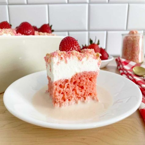 Strawberry Crunch Tres Leches Cake  - Savvy Homebody Strawberry Crunch Tres Leches, Strawberry Tres Leches Cake, Strawberry Tres Leches, Strawberry Crunch Cake, Leche Cake, Easy Strawberry Shortcake, Tres Leches Cake Recipe, Strawberry Crunch, Crunch Recipe