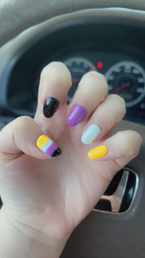 Acrylic Nails For Tomboys, Nonbinary Nails Designs, Lgbtq Nail Art, Nonbinary Flag Nails, Non Binary Nails Designs, Non Binary Nail Art, Nonbinary Nail Art, Aroace Nails, Cute Pride Nails