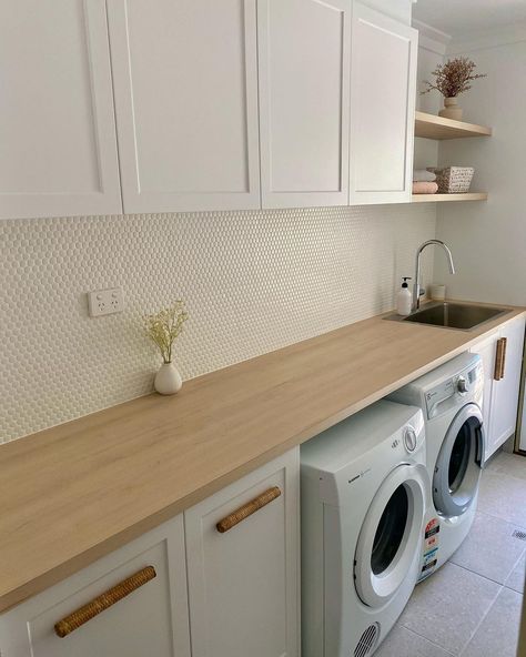 Laundry Tiles Floor, Laundry Wall Cabinets, Laundry Tiles Backsplash, Laundry Backsplash Ideas, Narrow Laundry Room Ideas, Narrow Laundry Room, Perfect Laundry Room, Laundry Room Tile, Laundry Makeover