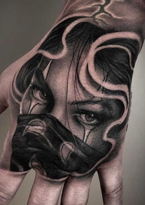 Art Chicano, Black And White Tattoo, Chicanas Tattoo, Chicano Tattoos Sleeve, Catrina Tattoo, Skull Hand Tattoo, Black Art Tattoo, Girl Face Tattoo, Gangsta Tattoos