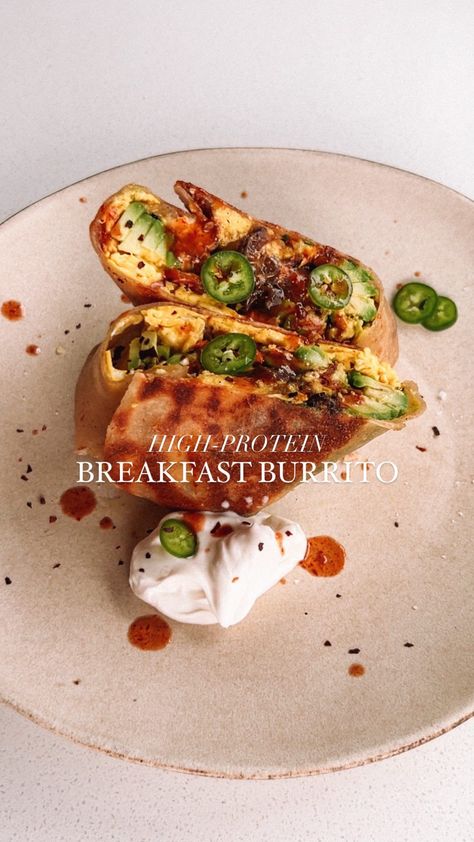 High Protein Breakfast Burrito | Rachael's Good Eats breakfast burrito, breakfast recipes, protein breakfast, high protein recipe, healthy recipes Healthy Breakfast Burrito, Healthy High Protein Breakfast, Packed Meals, Recipes Protein, Breakfast Burritos Recipe, Protein Lunch, Protein Packed Meals, Dairy Free Breakfasts, Breakfast Burrito