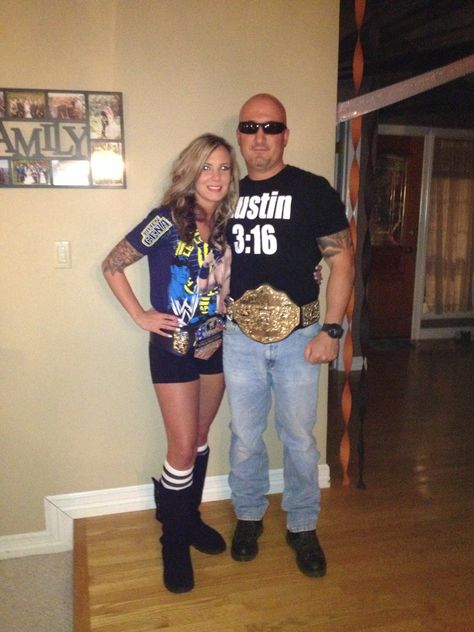 WWE costumes! Stone cold and Diva! Woman Wrestler Costume, Stone Cold Steve Austin Costume, Wwe Couples Costumes, Wwe Costumes Women, Wwe Halloween Costumes, Wwe Costumes, Wrestling Costumes, Wwe Party, Wwe Birthday Party