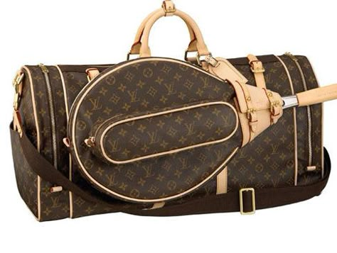 This is just what I need... a Louis Vuitton tennis bag ;-). Tennis team bag??? Haha Zapatillas Louis Vuitton, Sac Louis Vuitton, Tennis Love, Game Set Match, Tennis Gear, Tennis Bag, Tennis Bags, Team Bags, Beach Tennis