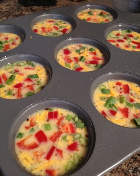 Crustless Mini Quiche, Breakfast Quiche Crustless, Quiche Recipes Crustless, Mini Quiche Recipes, Quiche Muffins, Sausage Muffins, Egg Muffins Recipe, Muffins Breakfast, Mini Frittata