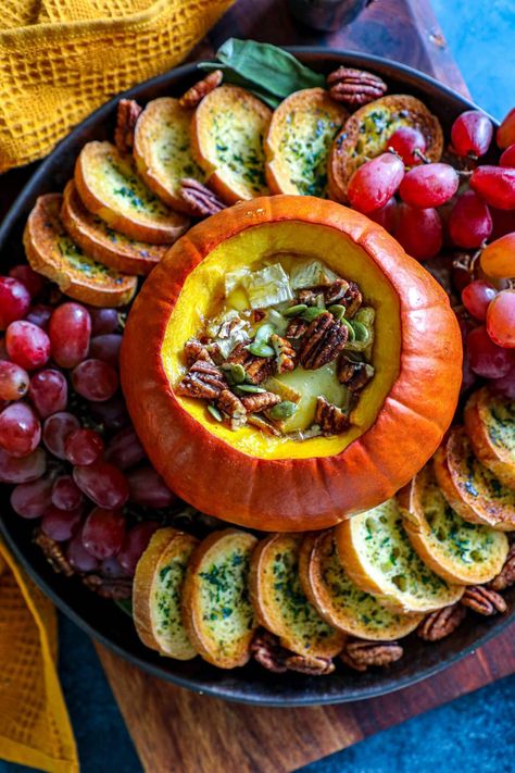 Pumpkin Baked Brie Baked Brie In A Pumpkin, Pumpkin Butter Brie Dip, Fall Baked Brie Recipes, Baked Brie Recipes Thanksgiving, Charcuterie Board With Baked Brie, Baked Brie Thanksgiving, Fall Brie Recipes, Thanksgiving Brie, Brie Pumpkin