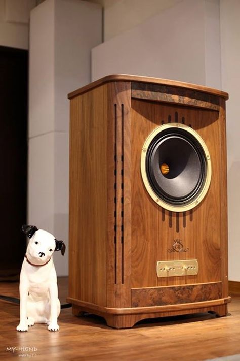 sub/woofer/pad/wood/antige/doggy/TANNOY Prestige Canterbury GR Speaker Tannoy Speakers, Speakers Design, Wood Speakers, Audiophile Listening Room, High End Hifi, High End Speakers, Speaker Projects, Audiophile Speakers, Vintage Speakers