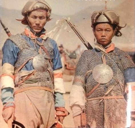 Tibetan warriors shown wearing helmets, mail armor and char-aina / mirror armor. Tibetan Armor, Mirror Armor, Tibetan Warrior, Chinese Armor Ancient, Mail Armor, Theatrical Scenery, Chinese Armor, Warrior Costume, Ancient Warfare