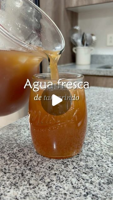 Alejandra Pérez on Instagram: "Agua fresca de tamarindo   Ingredientes: (para 3.5 litros de agua) - 150 g de tamarindo - 2 litros de agua para la cocción del tamarindo  - azúcar al gusto o cualquier endulzante que prefieras - 4 tazas de hielo - 2 litros extras de agua para completar   #agua #aguafresca #aguafrescadetamarindo #aguadetamarindo #alejandradenava" Agua Fresca Tamarindo, Tamarind Agua Fresca, Tamarindo Agua Fresca, Agua Fresca Recipe, Agua Fresca, Tamarindo, Drinks, Orange, On Instagram