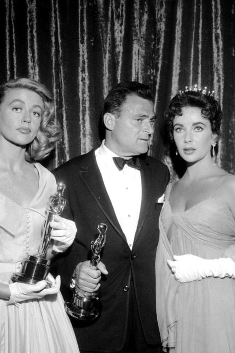 Dorothy Malone, Mike Todd, Oscar Gowns, Best Actress Oscar, Oscar Fashion, Jerry Lewis, Actor John, Oscar Dresses, Italian Actress