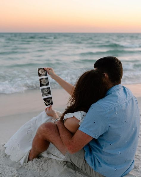 mini announcement session 🥲 Pregnancy Reveal Photoshoot, Beach Gender Reveal, Beach Baby Announcement, Pregnancy Photoshoot Beach, Gender Reveal Photo Shoot, Beach Pregnancy Announcement, Gender Reveal Photography, Baby Surprise Announcement, Pregnancy Announcement Pictures