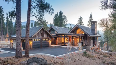 Tradition With a Modern Flair - Tahoe Quarterly Modern Mountain House Plans, Modern Mountain House, Timber Staircase, Copper Mountain, Modern Mountain Home, Summit County, Mountain Living, Modern Mountain, Ski Resorts