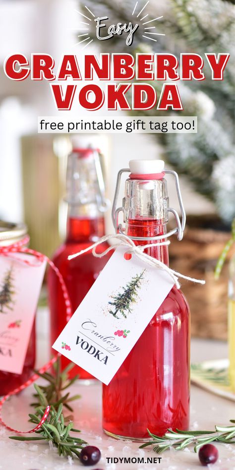 pretty bottles filled with Cranberry Vodka Infusion Diy Infused Vodka Holiday Gifts, Diy Infused Vodka, Cranberry Infused Vodka Homemade, Infused Vodka Recipes Christmas, Diy Flavored Vodka, Christmas Infused Alcohol, Homemade Infused Vodka, Christmas Infused Vodka, Homemade Liquor Gifts