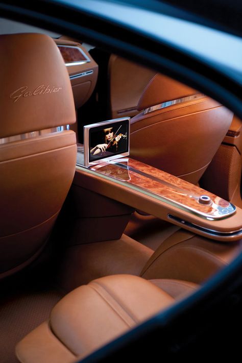 Bugatti 16C Galibier Concept Bugatti Interior, Bugatti Design, Wallpaper Hippie, Vw Sedan, Luxury Car Interior, Car Interior Design, Bugatti Cars, Limousin, Bugatti Veyron