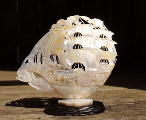 Mother of Pearl Chinese Carved Ship #MopCarvingBoat #ShellShip #WarShipCarving #MotherOfPearlShip #MotherOfPearlBoat #ChineseCarving #AsianCarvingBoat #ChineseShellShip #ShellCarving #GalleonBoatShip Ocean Home Decor, Art Coquillage, Full Sail, Fish Home, Seashell Art, Carved Shell, Seashell Crafts, Shell Art, Shell Crafts