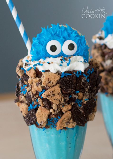 Cookie Monster Freak Shakes! Cookie Monster Shake, Fancy Shakes, Monster Milkshakes, Cookie Monster Cookies, Crazy Shakes, Cookie Milkshake, Monster Co, Homemade Milkshake, Monster Food