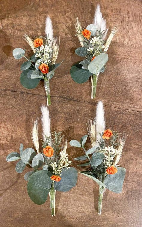 Boutineer Ideas Fall, Boutinere Ideas Groomsmen Rustic, Flower Boutineers, Mens Flower Wedding, Mens Fall Boutineers, Rustic Boutineers, Men Boutineer Wedding Fall, Boutineer Ideas Wedding Rustic, Boho Boutineer Ideas