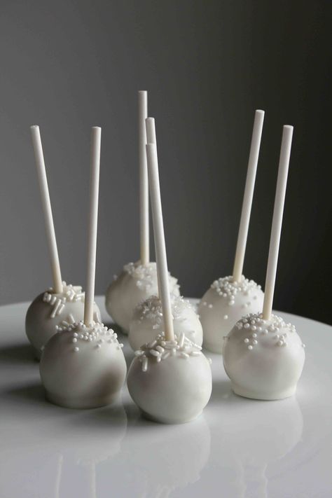 Wedding Cake Simple Buttercream, Elegant Cake Pops, White Cake Pops, Wedding Cake Pops, Diy Wedding Cake, Easy Wedding, Torte Cupcake, Wedding Cake Recipe, Cake Pop Recipe