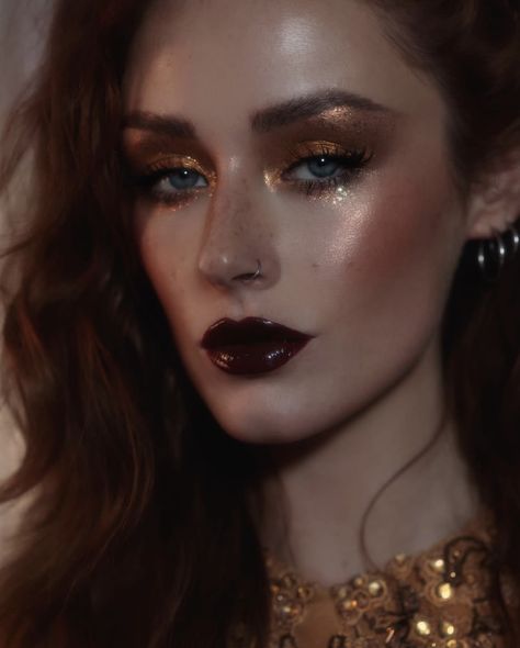 Persephone Aesthetic Makeup, Glam Makeup Looks Dramatic Gold, Grecian Makeup Goddesses, Dark Romantic Wedding Makeup, Gold Witch Makeup, Witch Beauty Makeup, Golden Goddess Makeup Look, Gold Goth Makeup, Romani Make Up