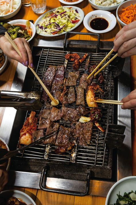 Korean Grilled Beef Ribs (Kalbi) Grilled Beef Ribs, Bbq Beef Ribs, Grilling Food, Korean Grill, Beef Ribs Recipe, Korean Cooking, Grilled Beef, Korean Dishes, Asian Foods