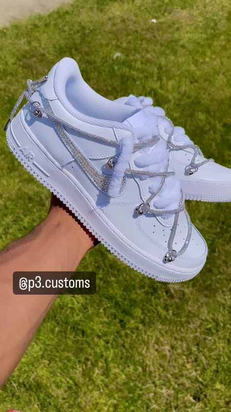 Diy Nike Shoes, Air Force Custom Ideas, Gucci Men Shoes Sneakers, Air Force Custom, Best Sandals For Men, Julia Smith, Custom Jordan, Nike Collection, Nike Custom