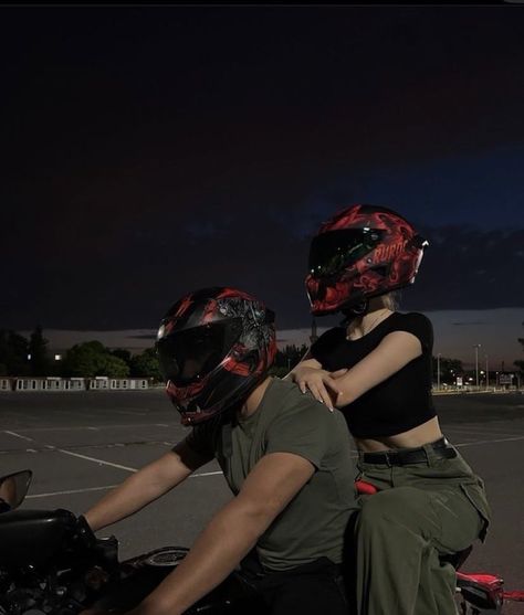 Motorcycle Guy, Bike Couple, Biker Couple, Motorcycle Couple, Image Moto, Motorcross Bike, Motorcycle Aesthetic, Biker Aesthetic, Couple Picture