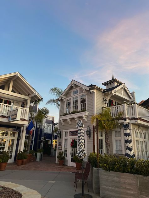 Beach Town House Exterior, Old Beach Town Aesthetic, Beach Town Summer, Island Town Aesthetic, Coastal Cafe Exterior, Small Beach House Aesthetic, Coastal City Aesthetic, Beach Town Layout, Small Coastal Town