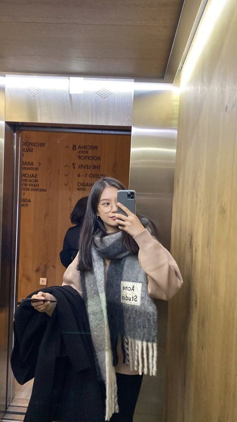 Muffler Outfit, Korean Winter Outfits, Korean Fits, Korean Winter, Korean Girl Fashion, Casual Winter Outfits, Fashion Line, Insta Photo Ideas, Casual Style Outfits