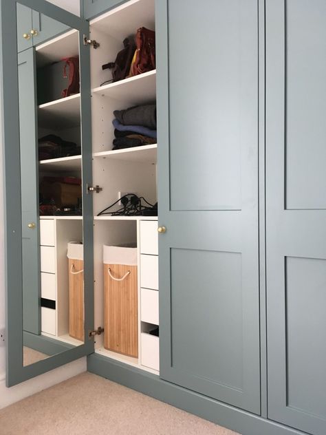 Built In Wardrobe Designs, Fitted Wardrobes Bedroom, Bedroom Wardrobe Ideas, Fitted Wardrobe, Oval Room Blue, Bedroom Built In Wardrobe, Bedroom Cupboards, Fitted Bedrooms, Wardrobe Designs